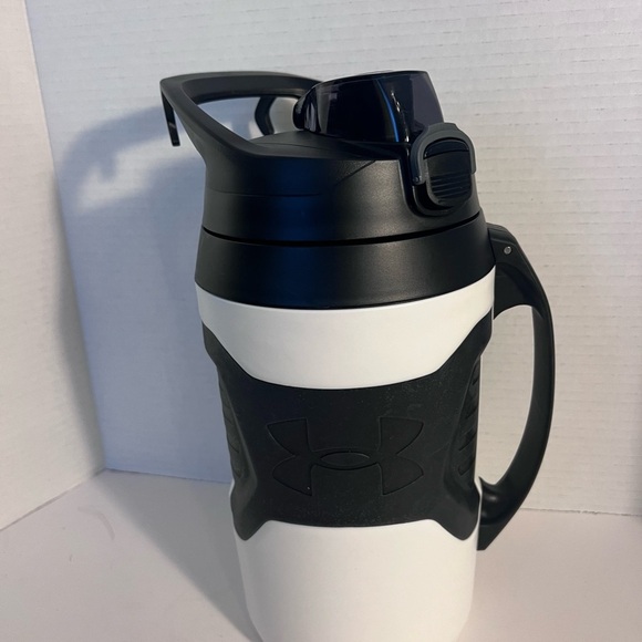 New Under Armour Black and White Water Jug 64 ounce - Picture 2 of 4